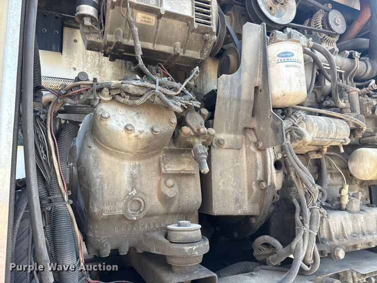 image for item NU9645 2005 Utility Trailer VS12A refrigerated van trailer