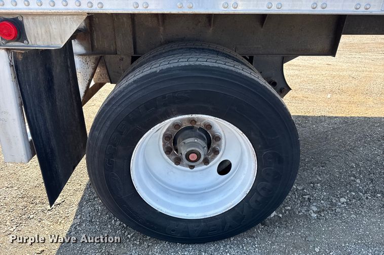 image for item NU9645 2005 Utility Trailer VS12A refrigerated van trailer