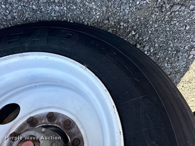 image for item NU9645 2005 Utility Trailer VS12A refrigerated van trailer