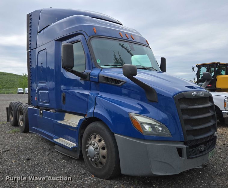 image for item YA0578 2019 Freightliner Cascadia 116 semi truck