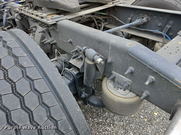 image for item YA0578 2019 Freightliner Cascadia 116 semi truck