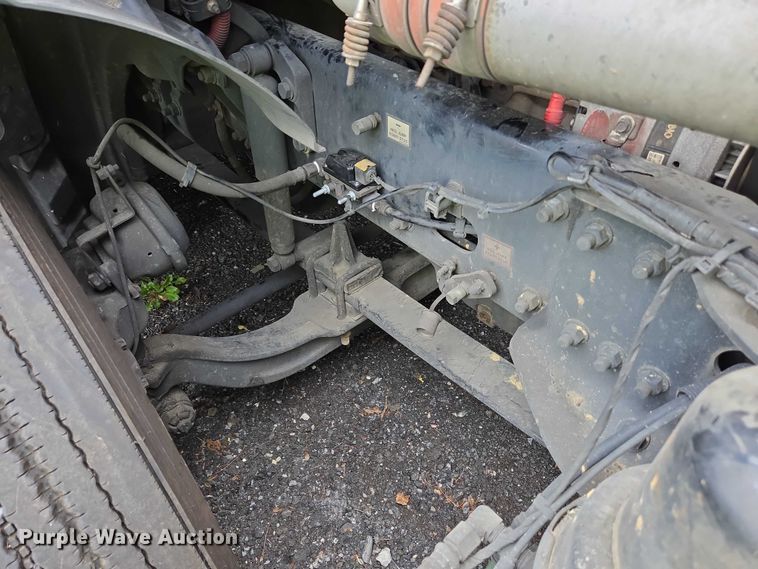 image for item YA0578 2019 Freightliner Cascadia 116 semi truck