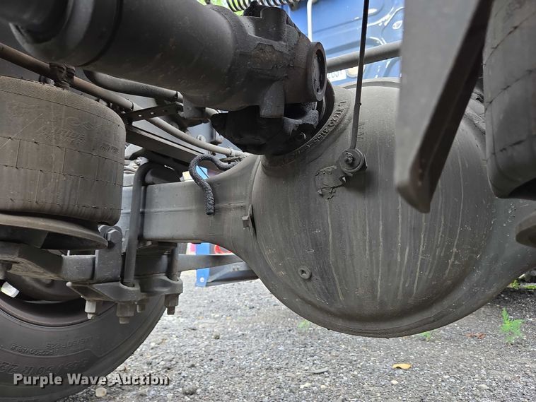 image for item YA0578 2019 Freightliner Cascadia 116 semi truck