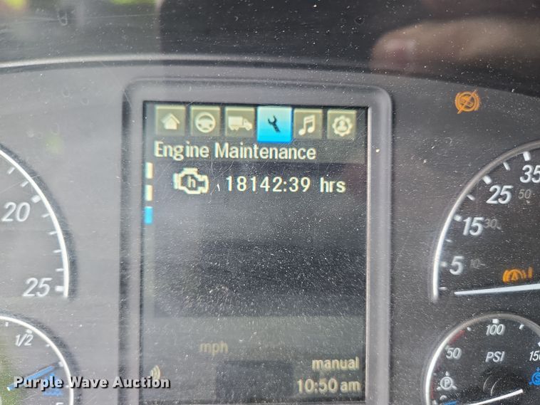 image for item YA0578 2019 Freightliner Cascadia 116 semi truck