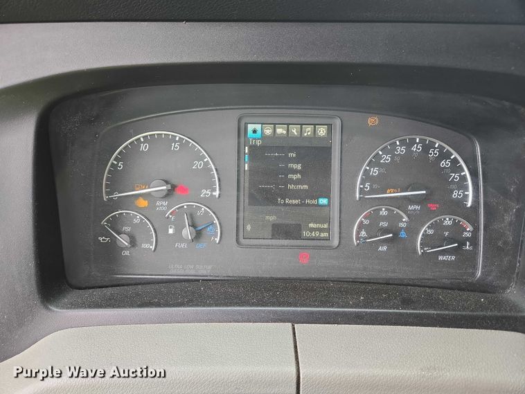 image for item YA0578 2019 Freightliner Cascadia 116 semi truck