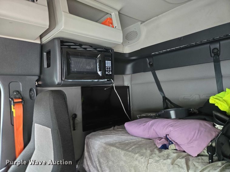 image for item YA0578 2019 Freightliner Cascadia 116 semi truck