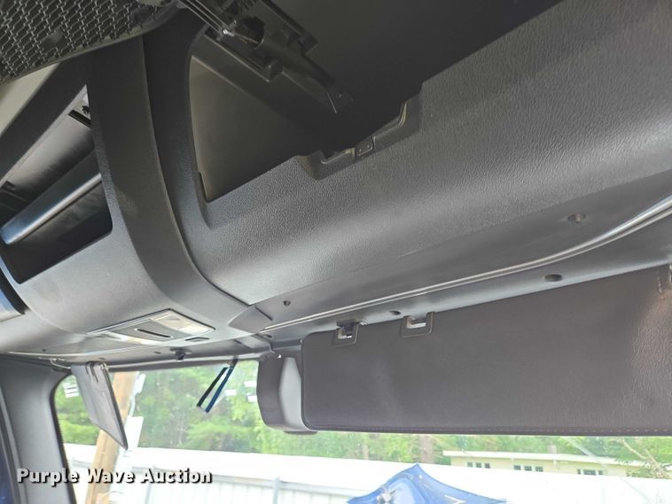 image for item YA0578 2019 Freightliner Cascadia 116 semi truck