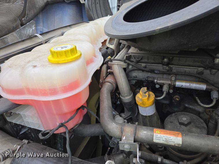 image for item YA0578 2019 Freightliner Cascadia 116 semi truck