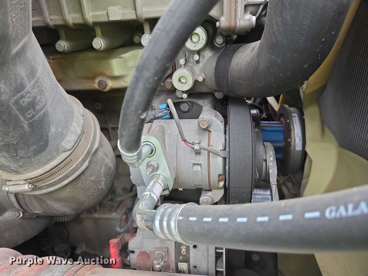 image for item YA0578 2019 Freightliner Cascadia 116 semi truck