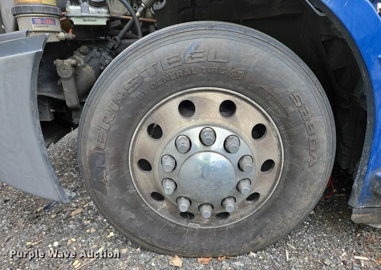 image for item YA0578 2019 Freightliner Cascadia 116 semi truck