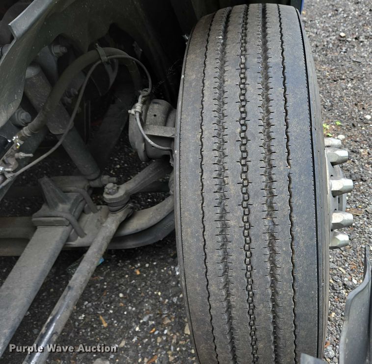 image for item YA0578 2019 Freightliner Cascadia 116 semi truck