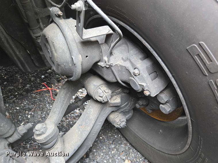 image for item YA0578 2019 Freightliner Cascadia 116 semi truck