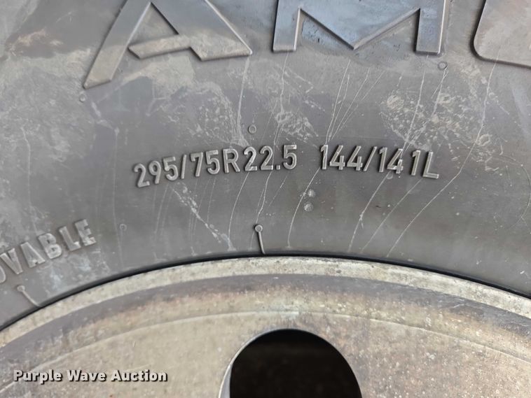 image for item YA0578 2019 Freightliner Cascadia 116 semi truck