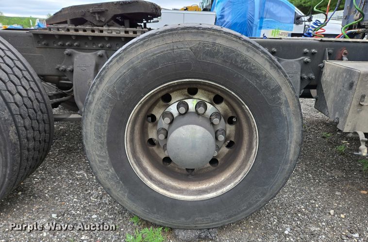 image for item YA0578 2019 Freightliner Cascadia 116 semi truck