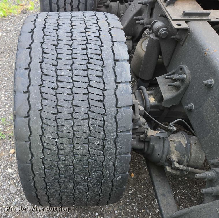 image for item YA0578 2019 Freightliner Cascadia 116 semi truck