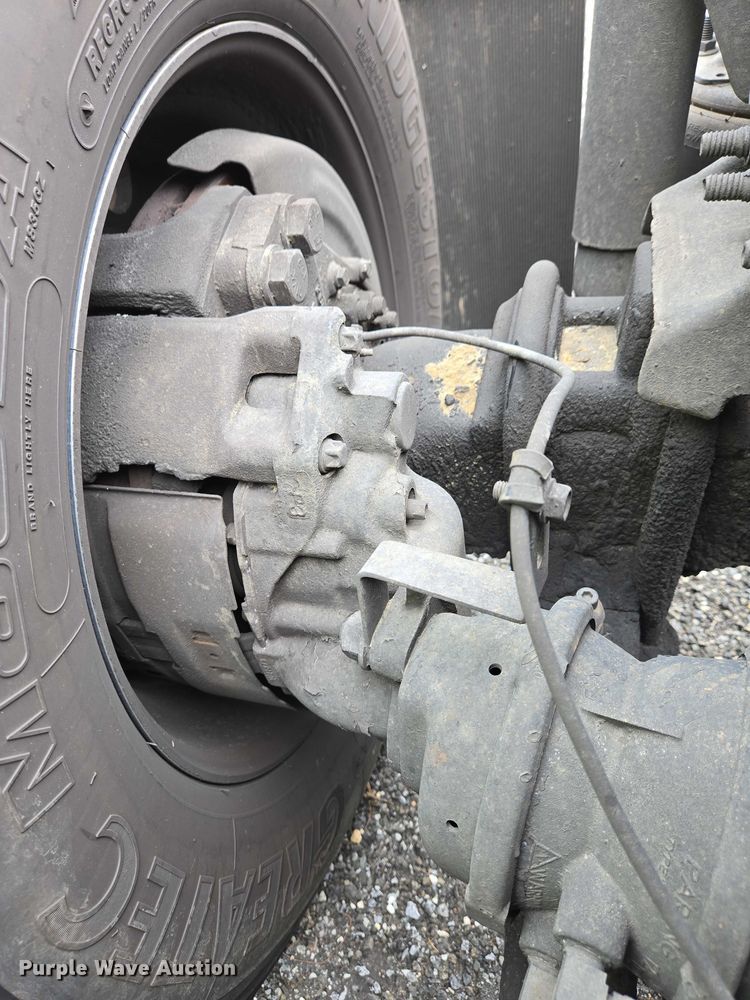 image for item YA0578 2019 Freightliner Cascadia 116 semi truck