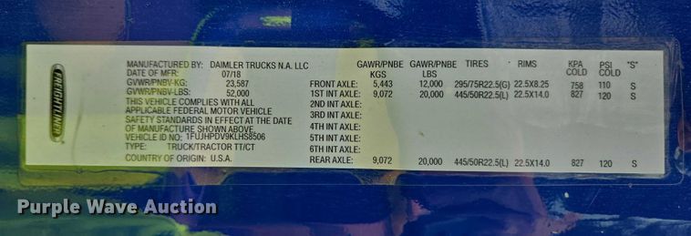image for item YA0578 2019 Freightliner Cascadia 116 semi truck