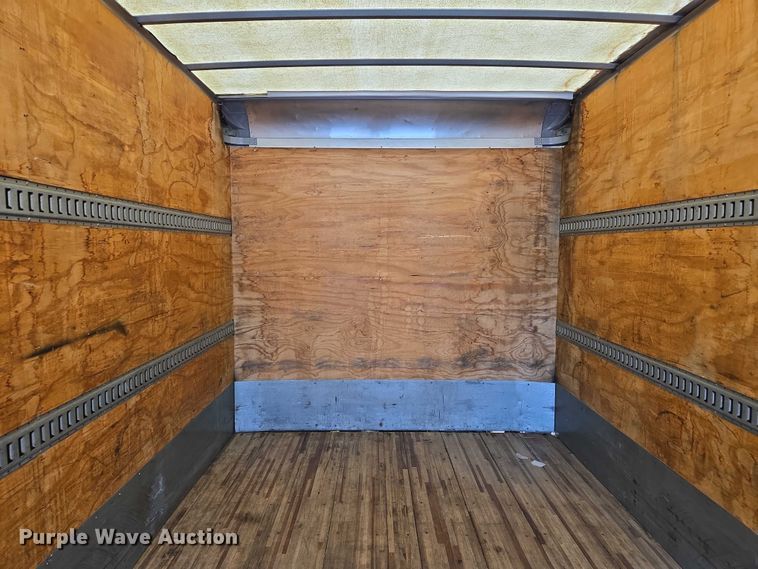 image for item YA0647 2011 Freightliner Business Class M2 box truck