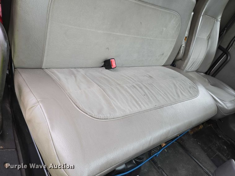 image for item YA0647 2011 Freightliner Business Class M2 box truck