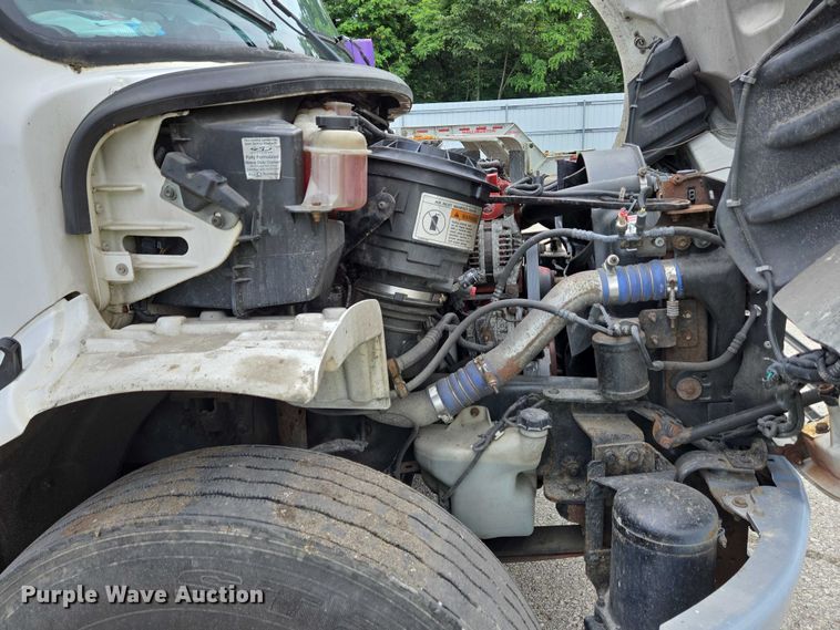 image for item YA0647 2011 Freightliner Business Class M2 box truck