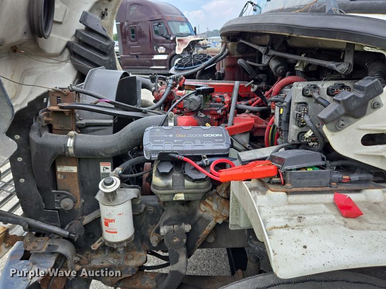 image for item YA0647 2011 Freightliner Business Class M2 box truck