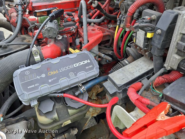 image for item YA0647 2011 Freightliner Business Class M2 box truck