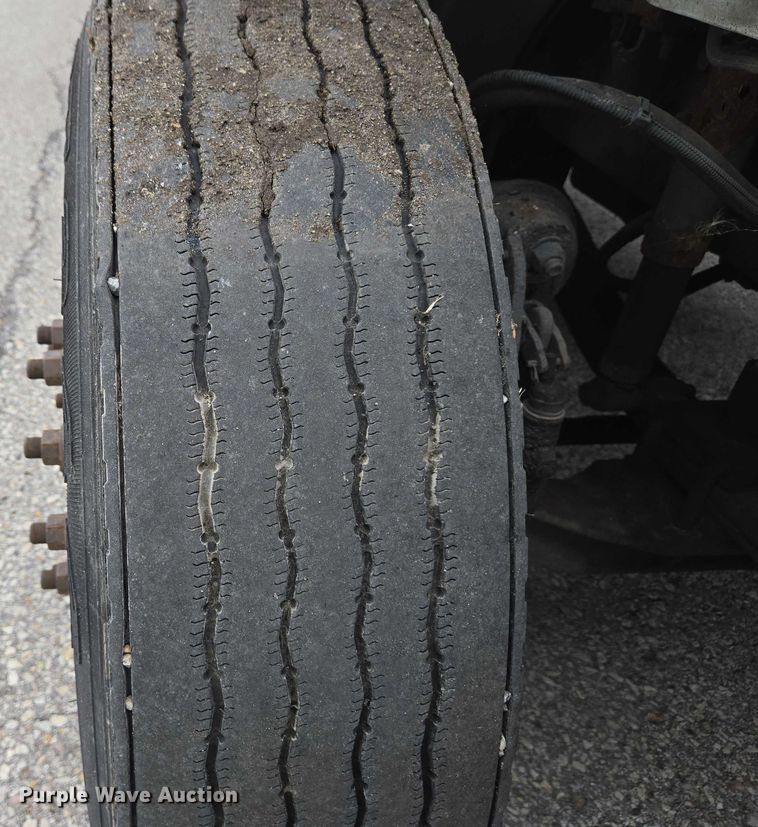 image for item YA0647 2011 Freightliner Business Class M2 box truck