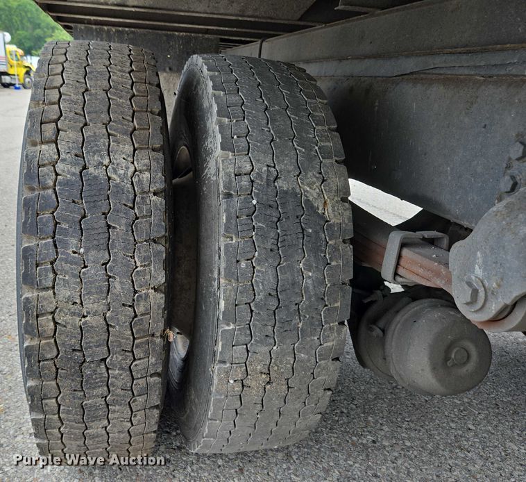 image for item YA0647 2011 Freightliner Business Class M2 box truck