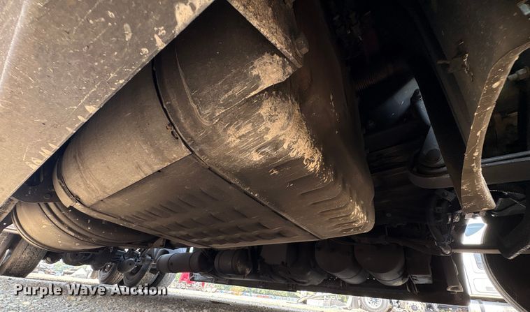 image for item YA0728 2016 Freightliner Cascadia 125 semi truck