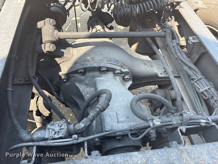 image for item YA0728 2016 Freightliner Cascadia 125 semi truck