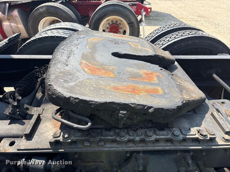 image for item YA0728 2016 Freightliner Cascadia 125 semi truck