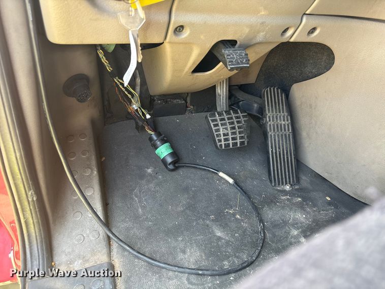 image for item YA0728 2016 Freightliner Cascadia 125 semi truck