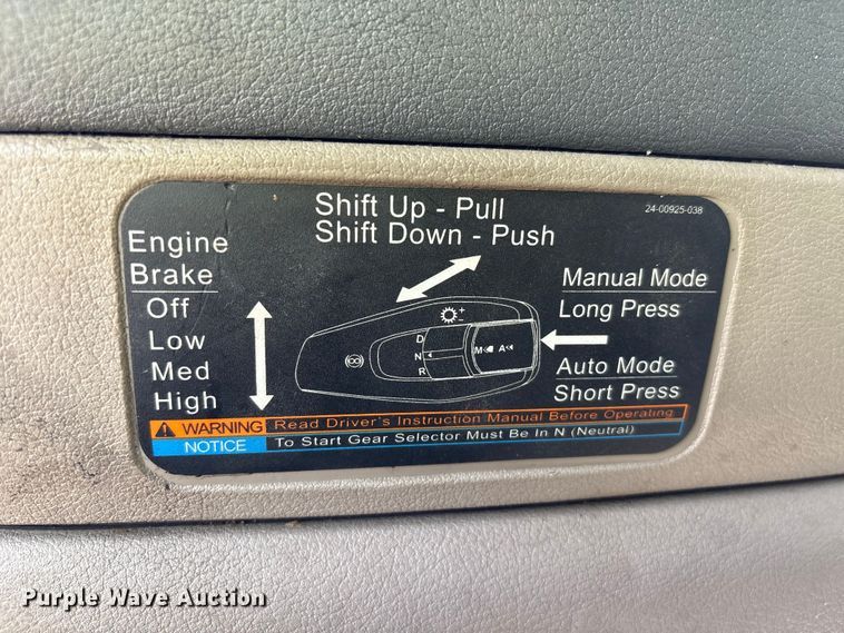 image for item YA0728 2016 Freightliner Cascadia 125 semi truck