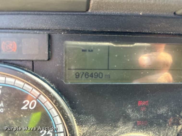 image for item YA0728 2016 Freightliner Cascadia 125 semi truck