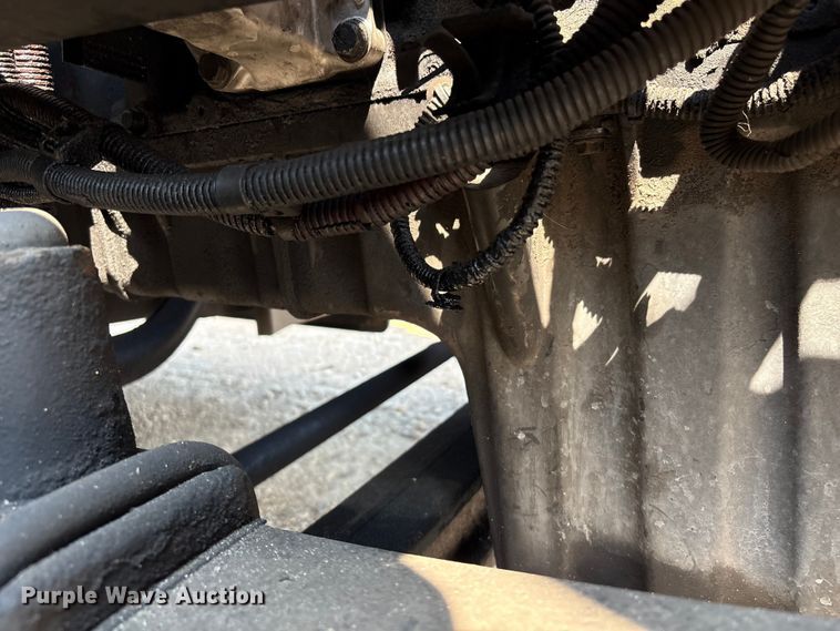 image for item YA0728 2016 Freightliner Cascadia 125 semi truck