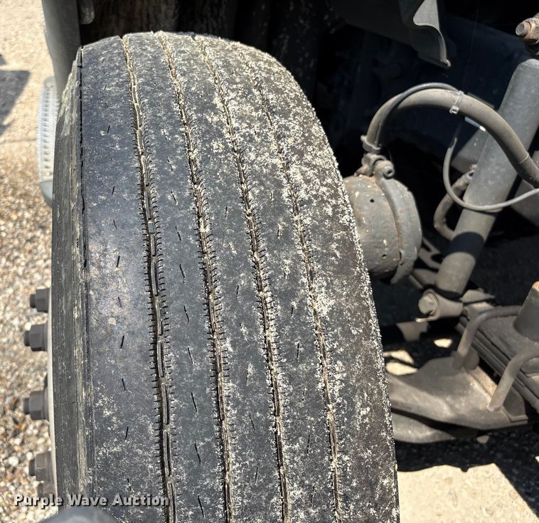 image for item YA0728 2016 Freightliner Cascadia 125 semi truck