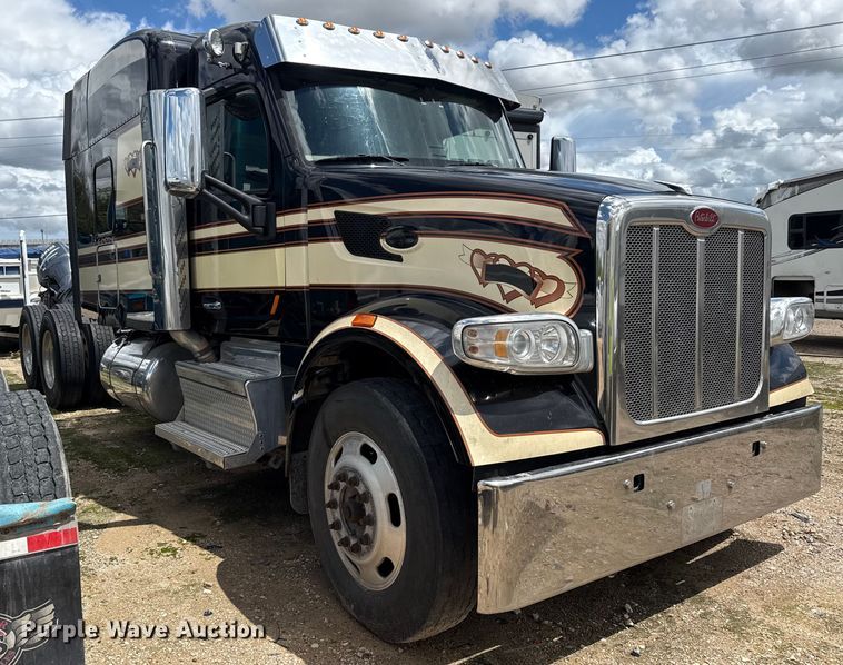 image for item YA0755 2021 Peterbilt 567 semi truck