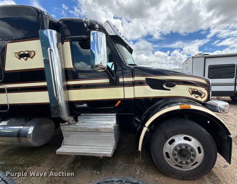 image for item YA0755 2021 Peterbilt 567 semi truck