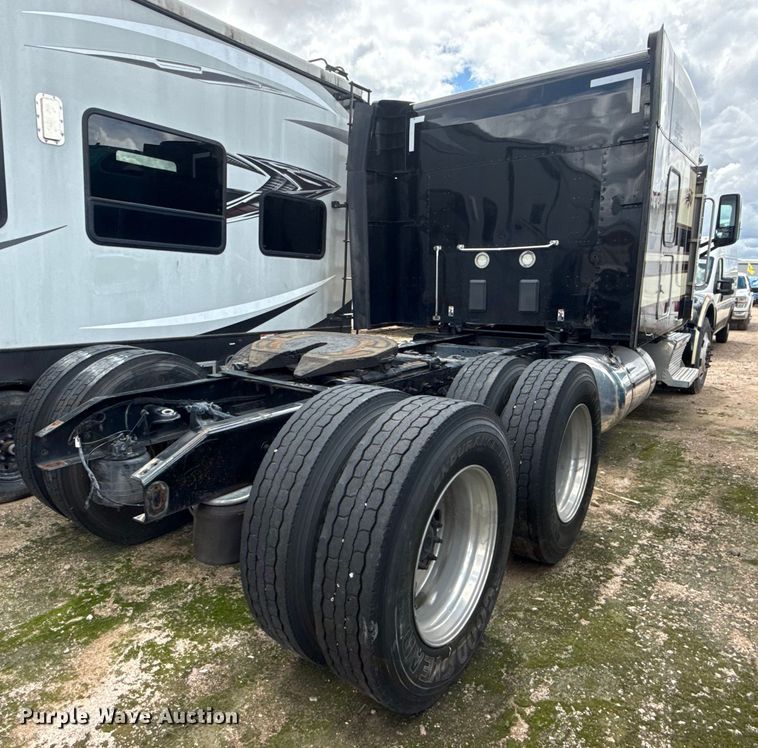 image for item YA0755 2021 Peterbilt 567 semi truck