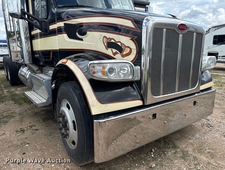 image for item YA0755 2021 Peterbilt 567 semi truck