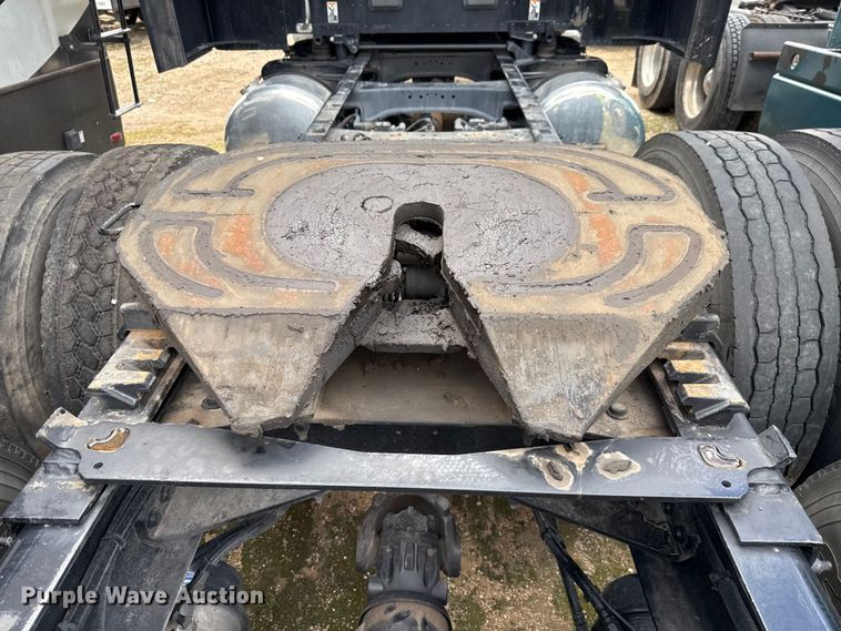 image for item YA0755 2021 Peterbilt 567 semi truck