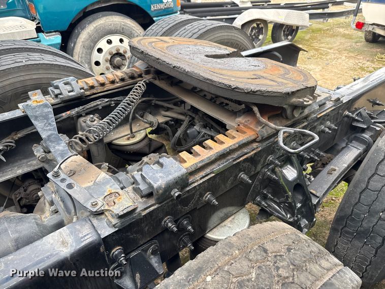 image for item YA0755 2021 Peterbilt 567 semi truck