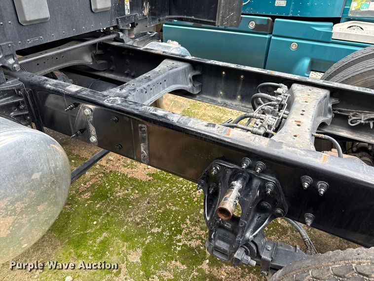 image for item YA0755 2021 Peterbilt 567 semi truck