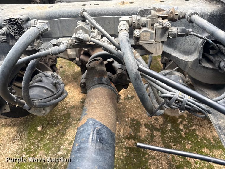 image for item YA0755 2021 Peterbilt 567 semi truck