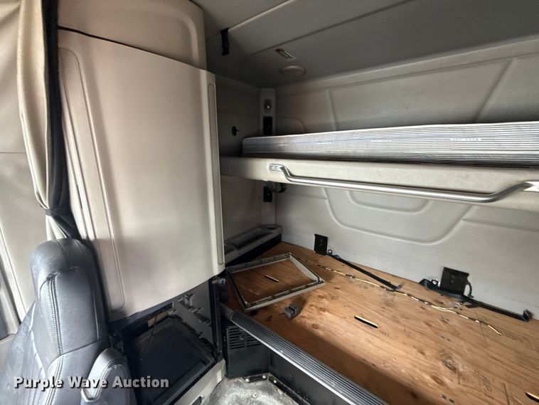 image for item YA0755 2021 Peterbilt 567 semi truck