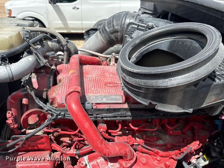 image for item YA0755 2021 Peterbilt 567 semi truck