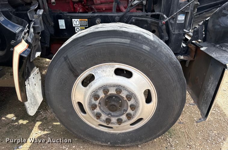 image for item YA0755 2021 Peterbilt 567 semi truck