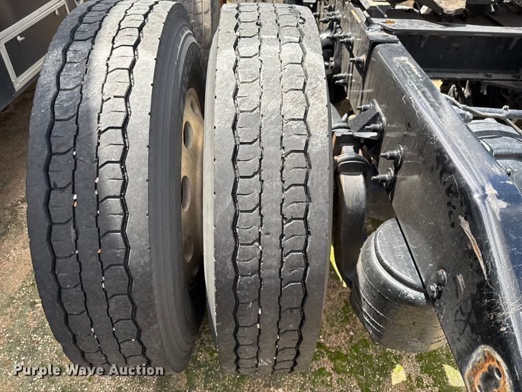 image for item YA0755 2021 Peterbilt 567 semi truck