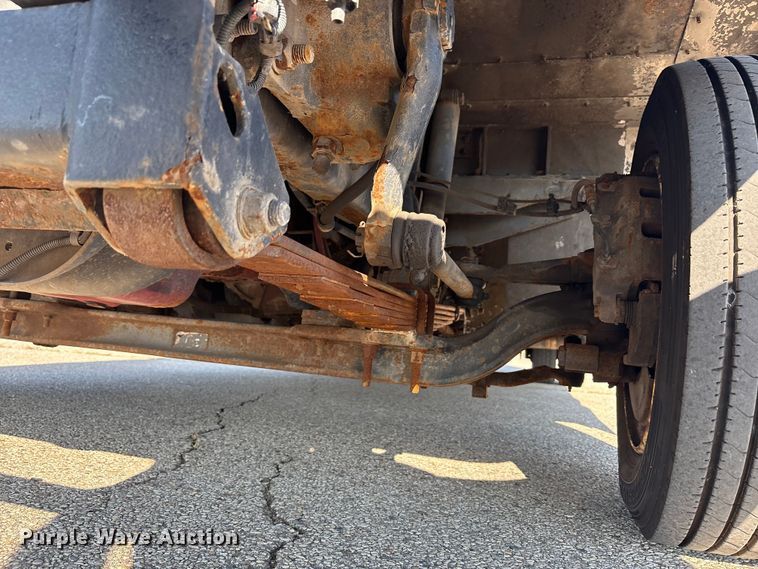 image for item YA0786 2014 Freightliner MT45 delivery truck