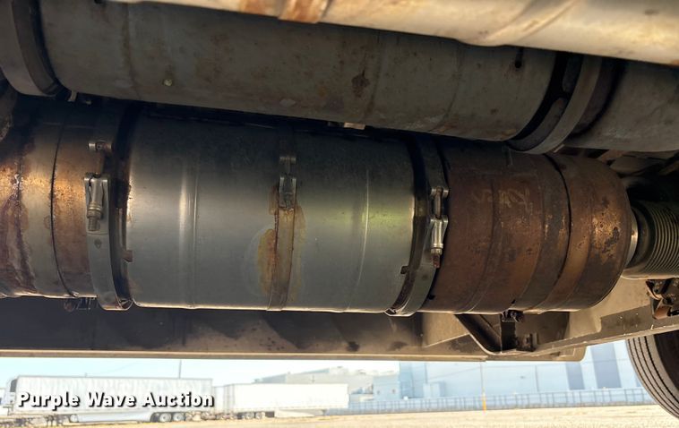 image for item YA0786 2014 Freightliner MT45 delivery truck